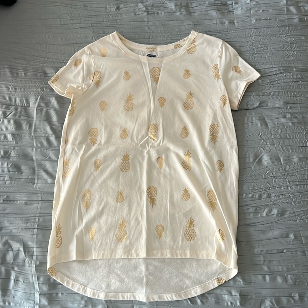 Girls Xtra-Large Cream Old Navy Short Sleeve with Gold Pineapple Pattern